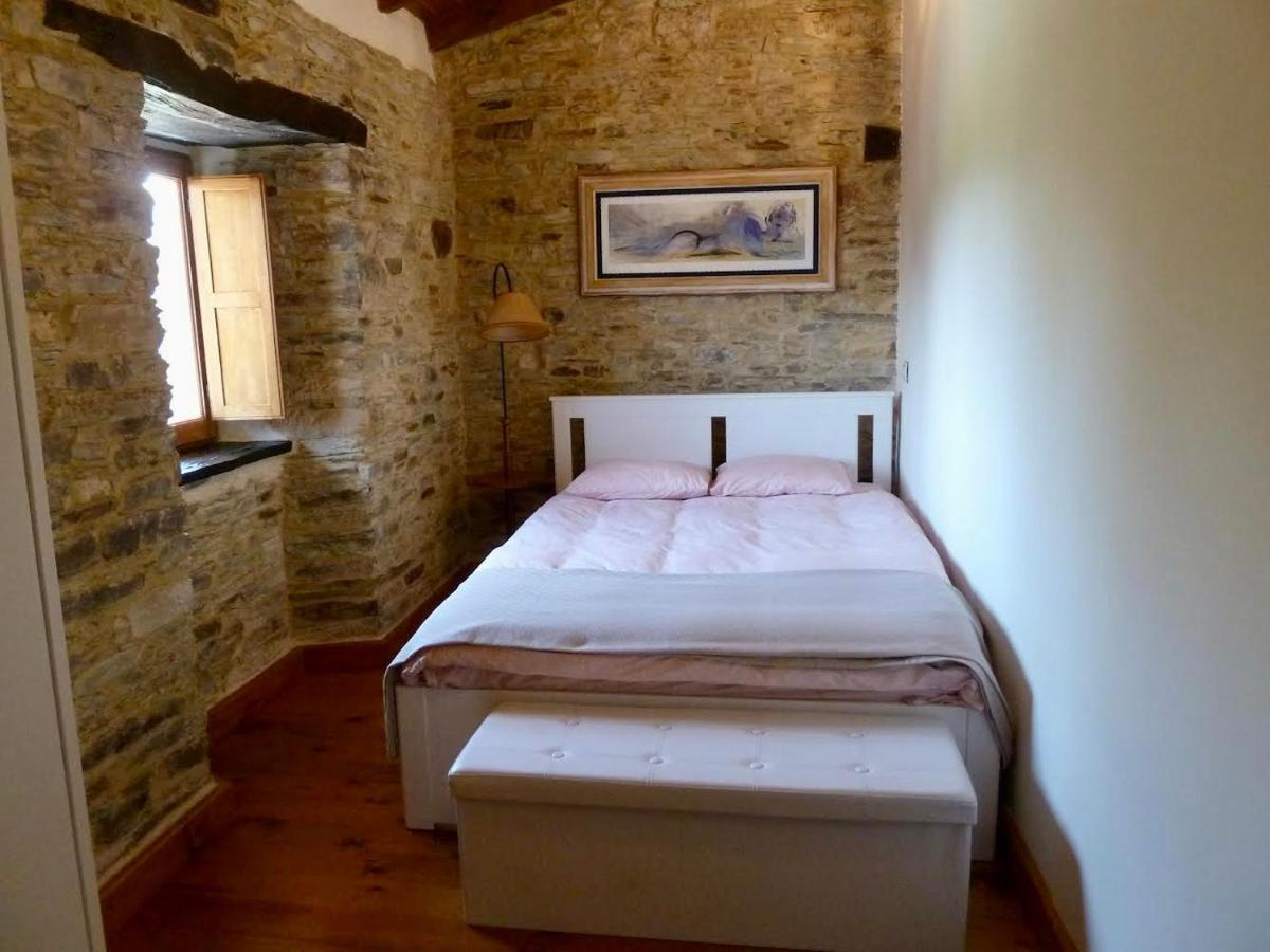 Casita Feliz Entre Montanas Y Cerca Del Mar Villa Trabada Екстериор снимка